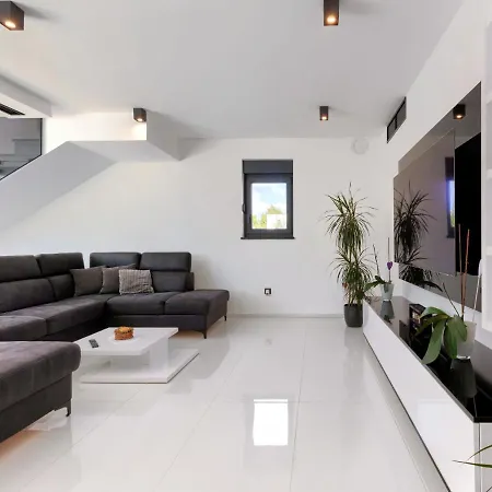 Black&white By Interhome