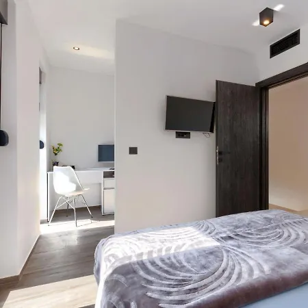 Black&white By Interhome * Vodnjan