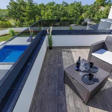 Black&white By Interhome *