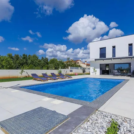 빌라 Black&white By Interhome 보드냔