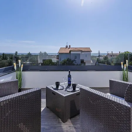 Black&white By Interhome * 보드냔