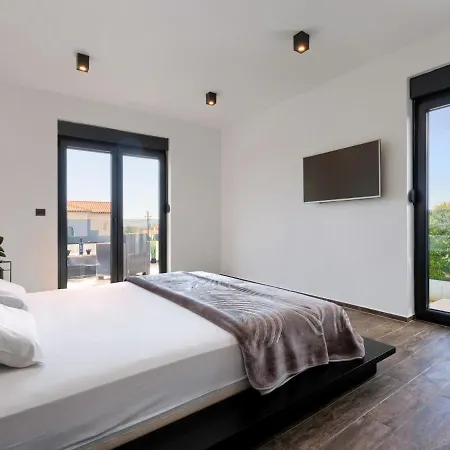 Black&white By Interhome Villa *