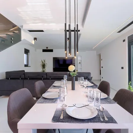 Black&white By Interhome Vodnjan