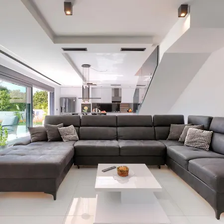 Black&white By Interhome