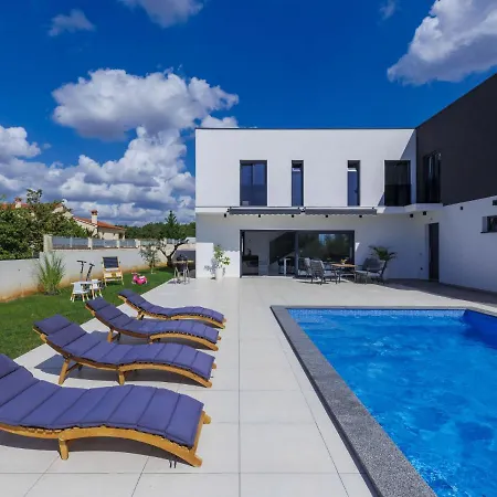 빌라 Black&white By Interhome 보드냔