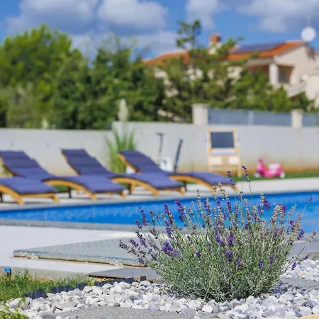 Black&white By Interhome