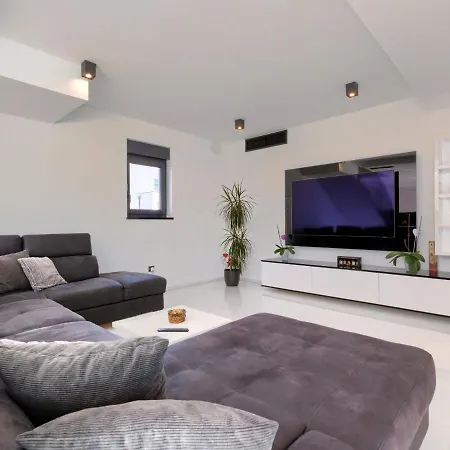 Black&white By Interhome