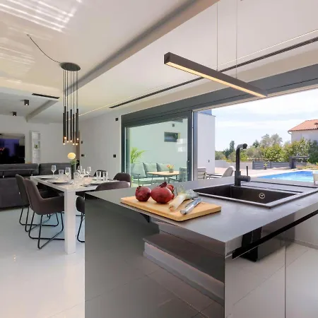 Black&white By Interhome